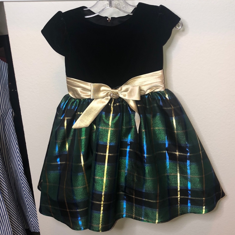 NWOT‼️ Plaid Ribbon Little Girls Dress